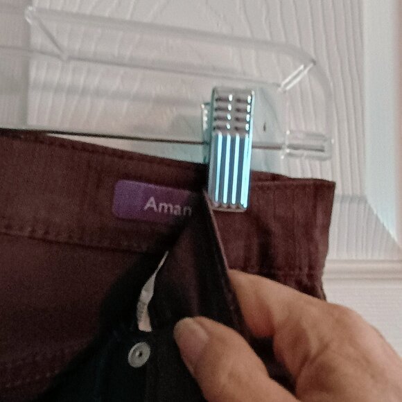 Gloria Vanderbilt Amanda Sz 10, Burgundy, Hi Rise Pants, Used, 5 Pockets, Denim - Picture 6 of 6